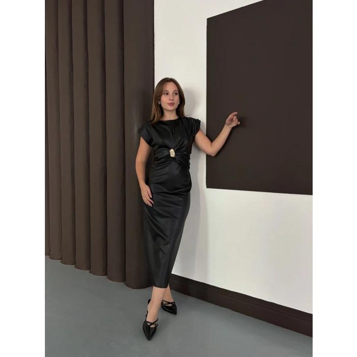 Toka Detaylı Deri Elbise Siyah