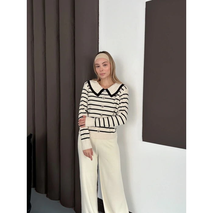 Yaka Detaylı Çizgili İkili Linda Triko Takım Krem