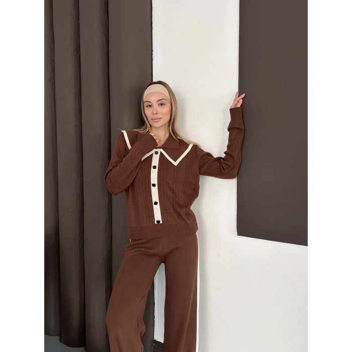 Yaka Detaylı Yan Şeritli Triko Takım Kahve