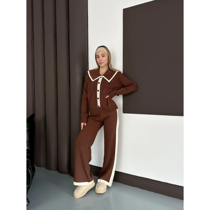 Yaka Detaylı Yan Şeritli Triko Takım Kahve