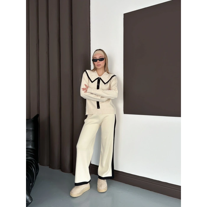 Yaka Detaylı Yan Şeritli Triko Takım Krem