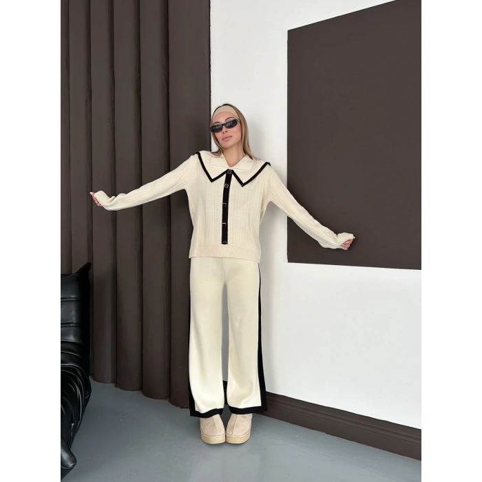 Yaka Detaylı Yan Şeritli Triko Takım Krem