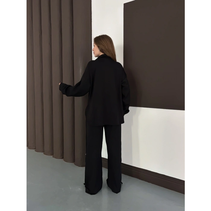 Yaka Düğme Detaylı Rahat Kesim Takım Siyah