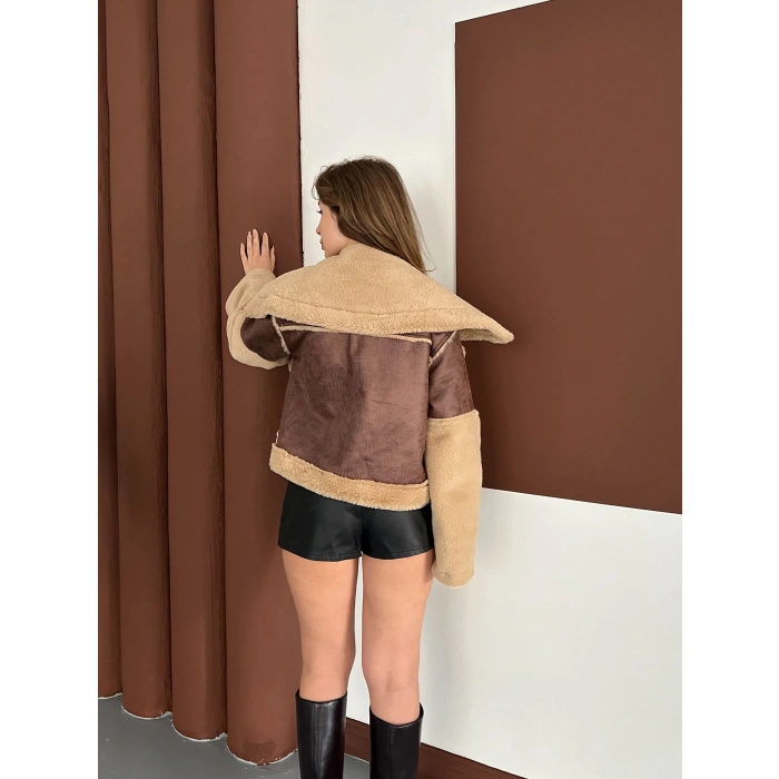 Yaka Kol Peluş Detaylı Lamine Ceket