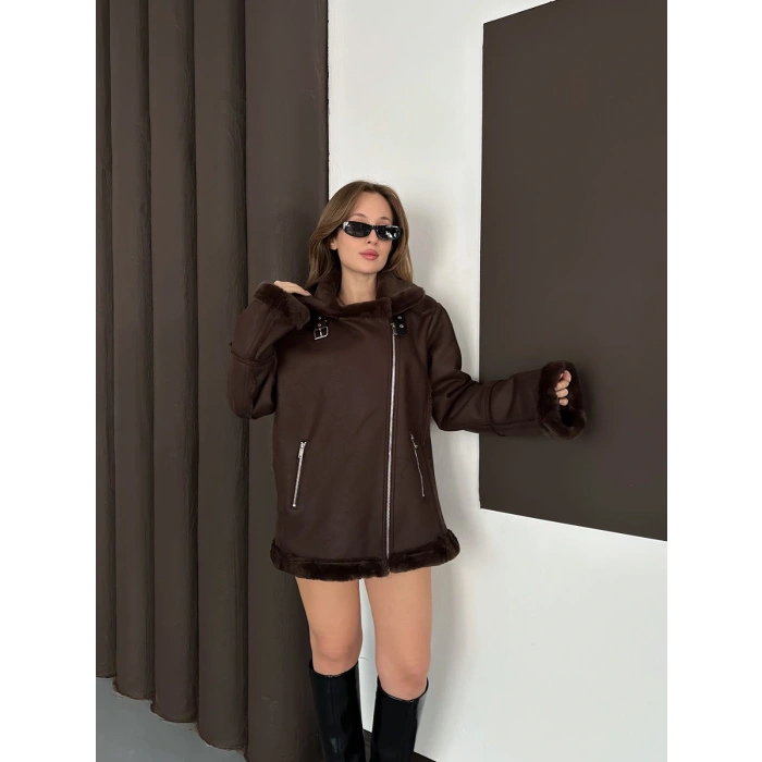 Yaka-Kol Peluş Detaylı Lamine Ceket Acı Kahve