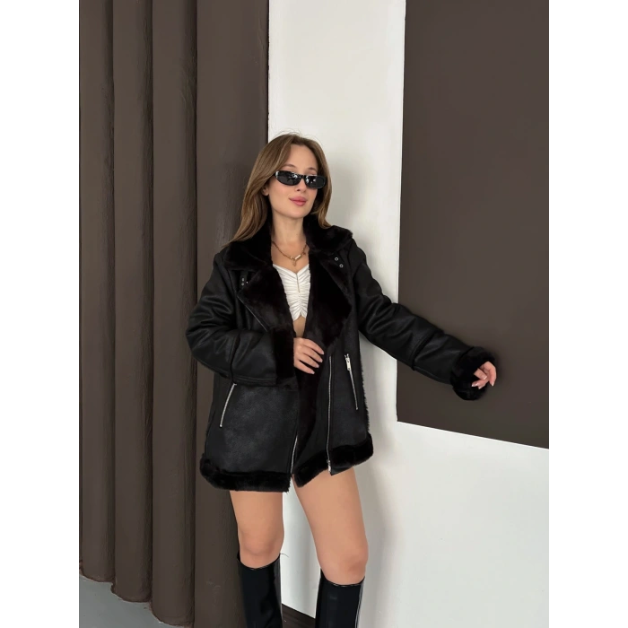 Yaka-Kol Peluş Detaylı Lamine Ceket Siyah