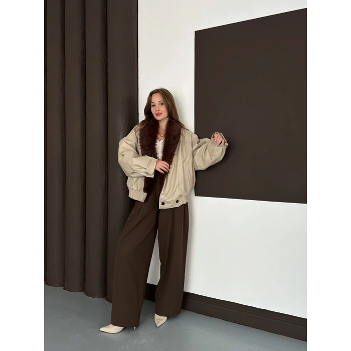 Yaka Peluş Detay Cepli Deri Ceket Bej