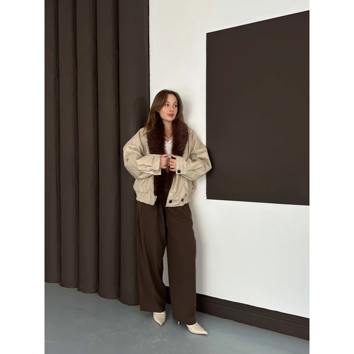 Yaka Peluş Detay Cepli Deri Ceket Bej