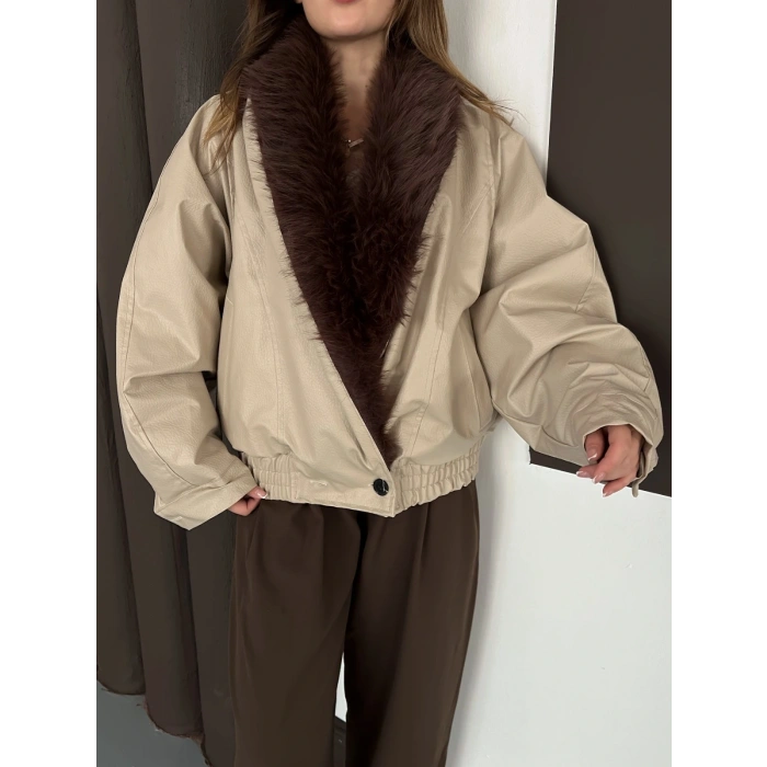 Yaka Peluş Detay Cepli Deri Ceket Bej