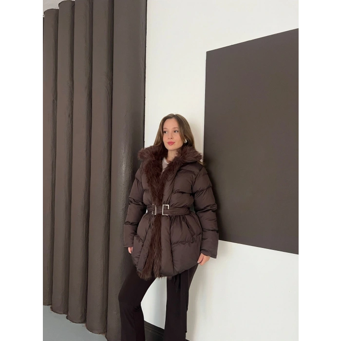 Yaka Peluşlu Kemer Detaylı Şişme Mont Kahve