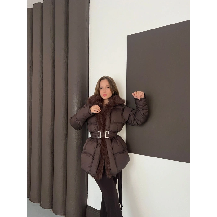 Yaka Peluşlu Kemer Detaylı Şişme Mont Kahve