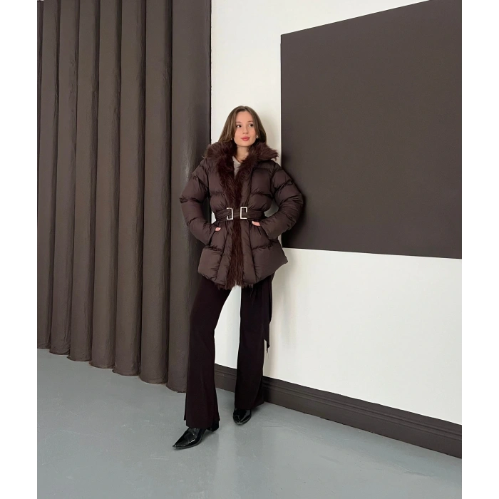 Yaka Peluşlu Kemer Detaylı Şişme Mont Kahve