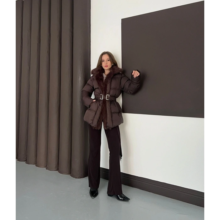 Yaka Peluşlu Kemer Detaylı Şişme Mont Kahve