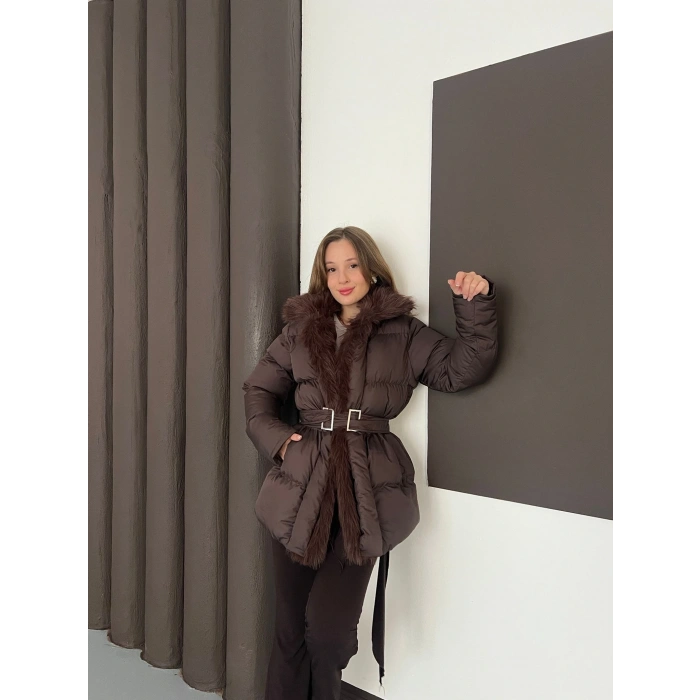 Yaka Peluşlu Kemer Detaylı Şişme Mont Kahve