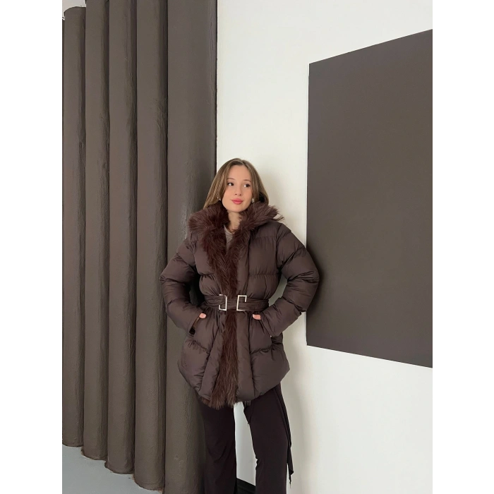 Yaka Peluşlu Kemer Detaylı Şişme Mont Kahve