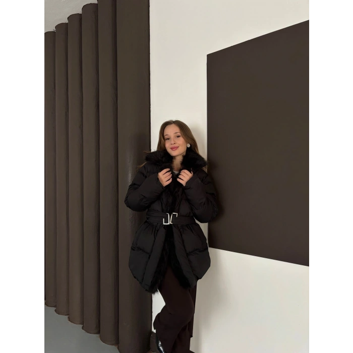 Yaka Peluşlu Kemer Detaylı Şişme Mont Siyah