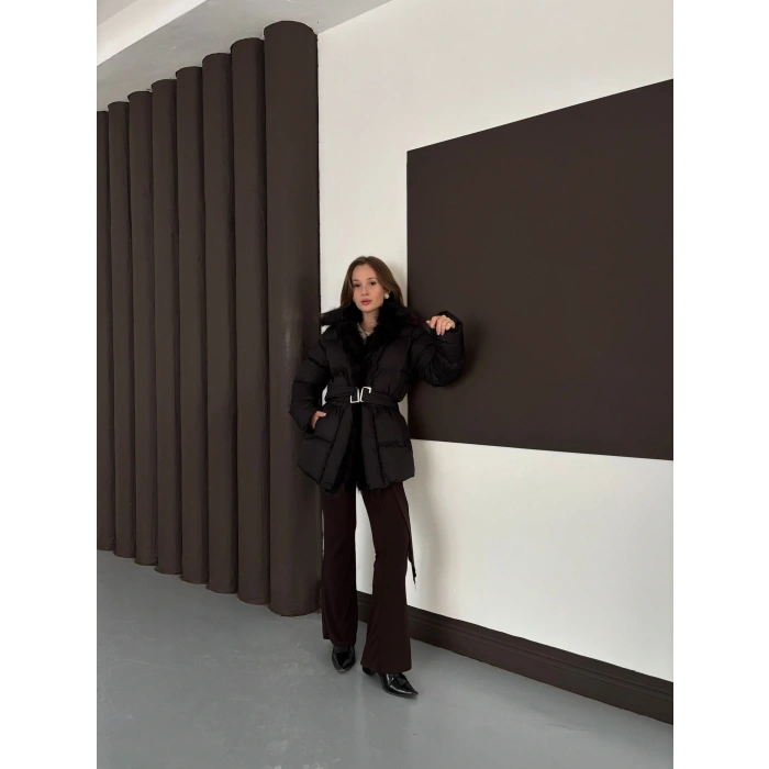 Yaka Peluşlu Kemer Detaylı Şişme Mont Siyah