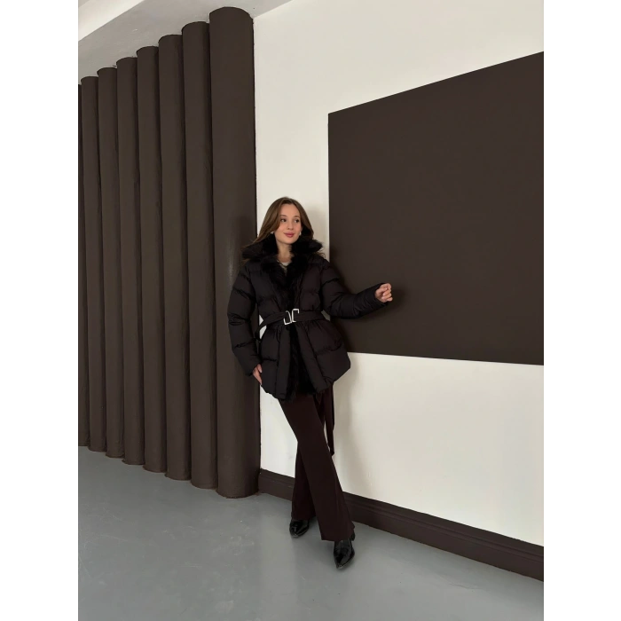 Yaka Peluşlu Kemer Detaylı Şişme Mont Siyah