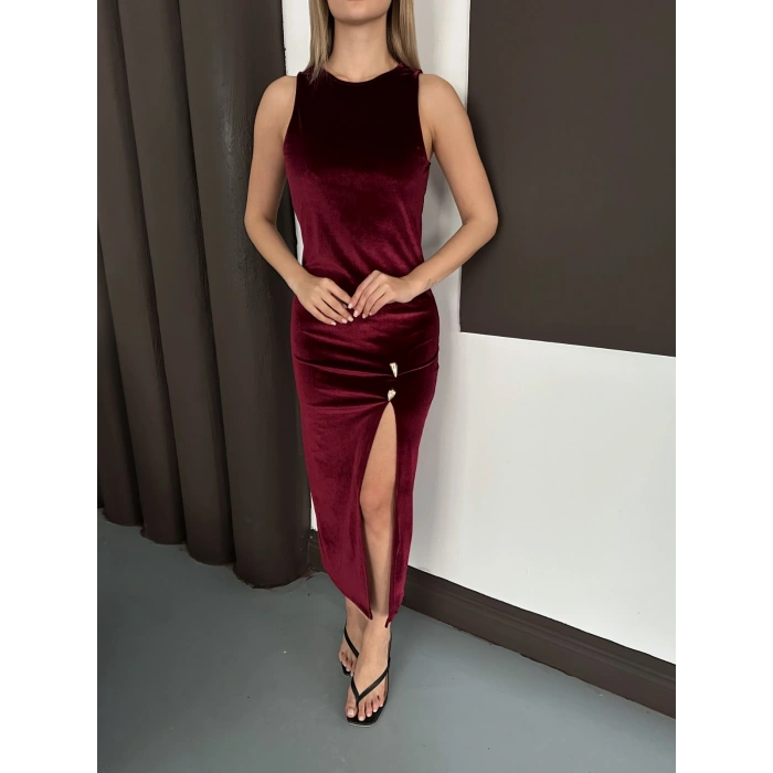 Yırtmaç Detaylı Aksesuarlı Kadife Elbise Bordo