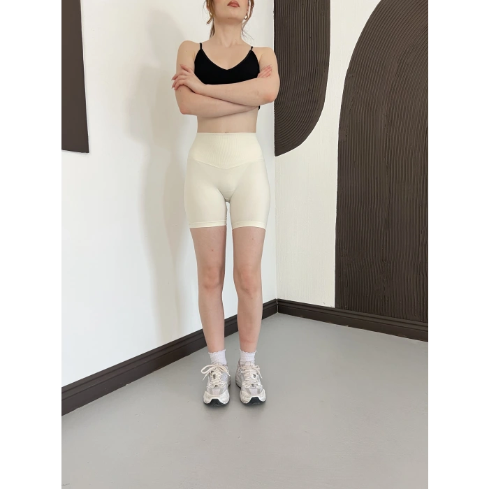 Yüksek Bel Dikişsiz Spor Şort Bej