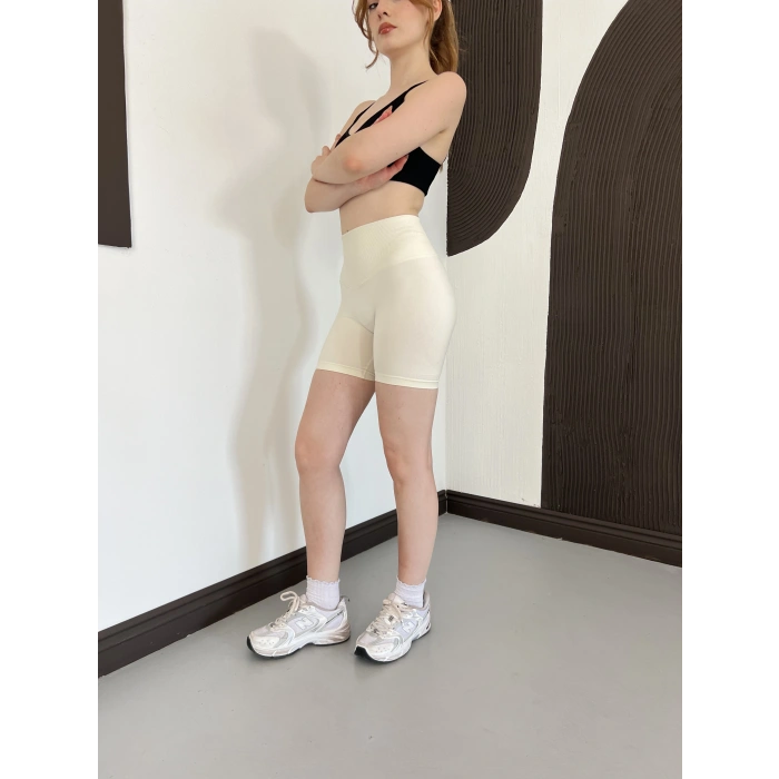 Yüksek Bel Dikişsiz Spor Şort Bej