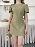 Minimal Çizgisi ve Modern Omuz Detaylı Mini Elbise Yeşil