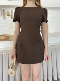 Minimal Çizgisi ve Modern Omuz Detaylı Mini Elbise Kahve