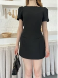 Minimal Çizgisi ve Modern Omuz Detaylı Mini Elbise Siyah