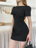 Minimal Çizgisi ve Modern Omuz Detaylı Mini Elbise Siyah
