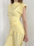 Omuz Vatkalı Asimetrik Kesim Takım Sarı