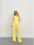 Bel Kemerli Asimetrik Kesim Yelekli Takım Sarı