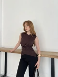 Bel Pencere Detaylı Bluz Kahve