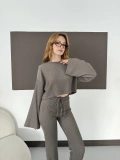 Bisiklet Yaka Piliseli Crop-Pantolon Takım Vizon