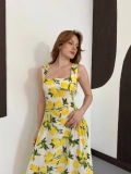 Kare Yaka Kalın Askılı Desenli Midi Elbise Sarı