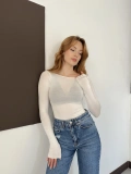 Kayık Yaka Transparan Bluz Ekru