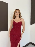 Sim Detaylı Askılı Yırmaçlı Gece Elbisesi Bordo