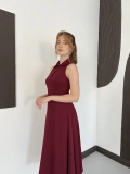 Yaka Detay Sıfır Kol Midi Elbise Bordo