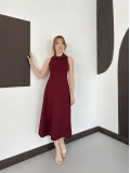 Yaka Detay Sıfır Kol Midi Elbise Bordo