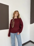 Yakası Leopar Fular Detaylı Yumoş Triko Kazak Bordo