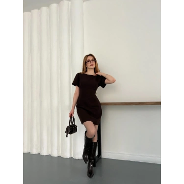 Cep Detaylı Arkası Fermuarlı Mini Elbise Kahve