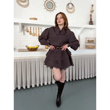 Arka Bağlama Detaylı Dantelli Elbise Kahve