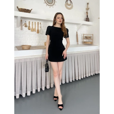 Minimal Çizgisi ve Modern Omuz Detaylı Mini Elbise Siyah