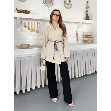 Kruvaze Yaka Bel Kuşaklı Tasarım Bluz Bej