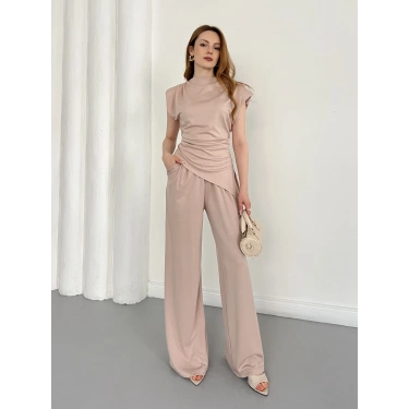 Omuz Vatkalı Asimetrik Kesim Takım Pudra
