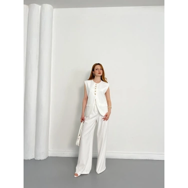 Gold Düğme Detaylı Tasarım Yelekli Takım Beyaz