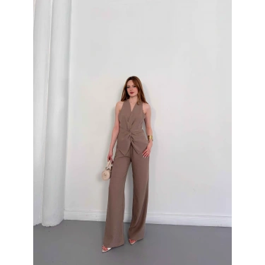 Ön Büzgü Detaylı Yelekli Takım Vizon