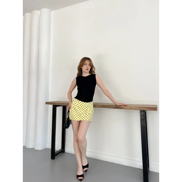 İçi Şortlu Puantiyeli Mini Etek Sarı