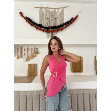 Aksesuar Detaylı Sırt Dekolte Bluz Pembe