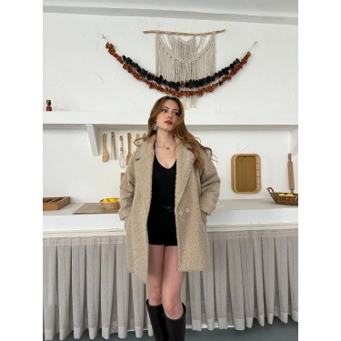 Buklet Dokulu Tek Düğme Detay Kaban Bej