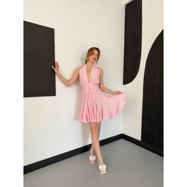 Düğme Detaylı Boyundan Bağlamalı Volanlı Mini Elbise Pembe